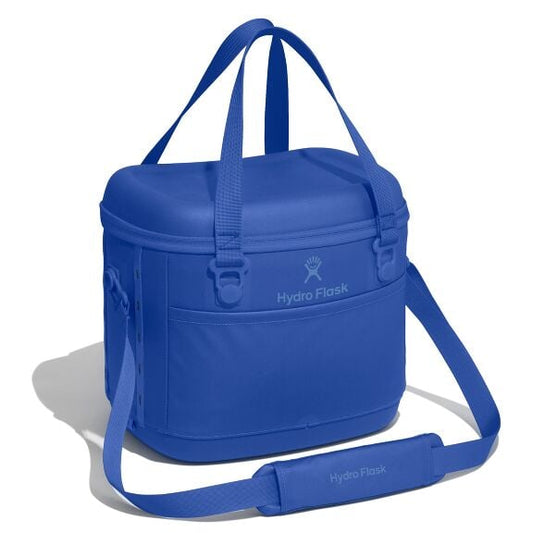 carryouttm-soft-cooler-15-l-w1 12pco382_carryout_cooler_15l_capri_blue_angled_1.jpg