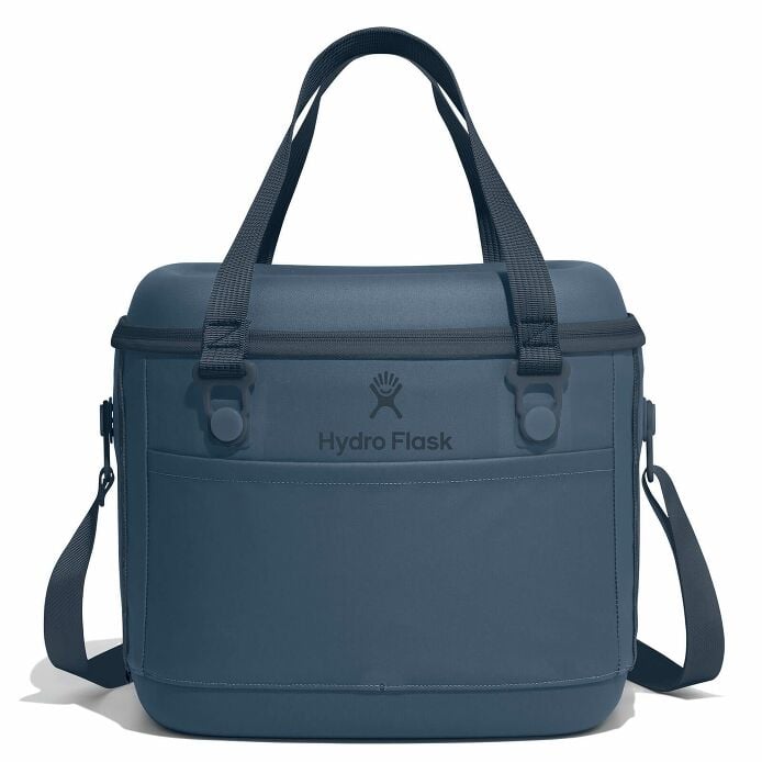 carryouttm-soft-cooler-15-l-w1 12pco384-carryout-cooler-15l-harbor-blue-straight_1.jpg