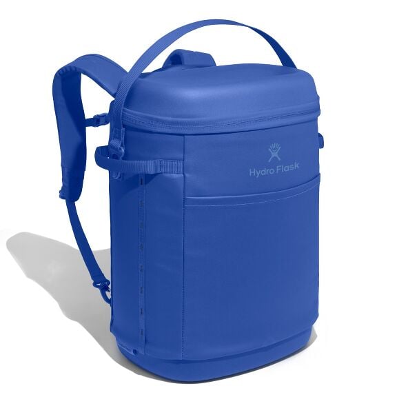 carryouttm-backpack-22-l-n7 18pco382_carryout_backpack_22l_capri_blue_angled_1.jpg