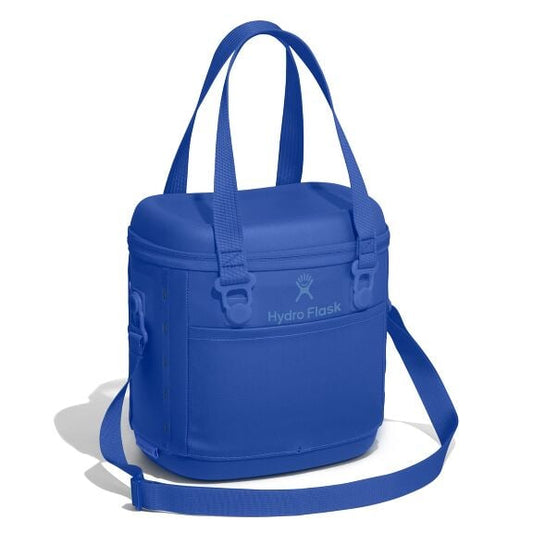 carryouttm-soft-cooler-10-l-a4 6pco382_carryout_cooler_10l_capri_blue_angled_1.jpg