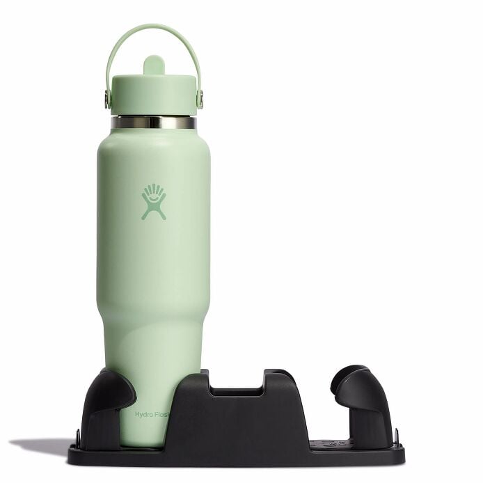 40-oz-travel-bottle-with-flex-straw-cap-d3 aloe-travel-bottle-in-cuplholder_3_3_1.jpg