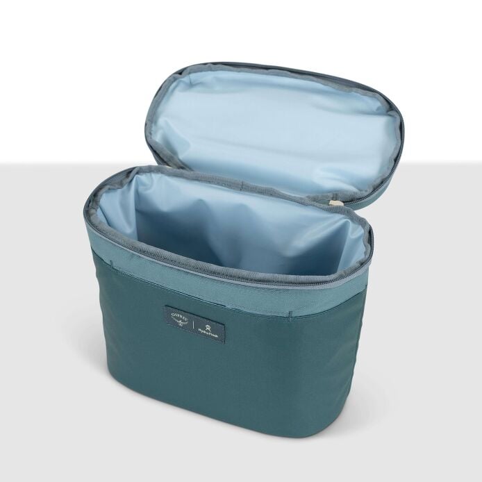 osprey-axis-x-hydro-flask-campus-essentials-bundle-l8 axisxhydroflask_s26_detail2_cascadeblue_10007249_1.jpg