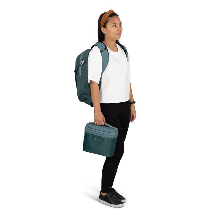 osprey-axis-x-hydro-flask-campus-essentials-bundle-l8 axisxhydroflask_s26_onbody1_cascadeblue_10007249_2.jpg
