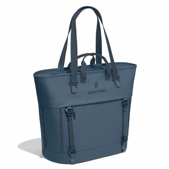 carryouttm-soft-cooler-tote-30-l-z1 maxiit384-carryout-tote-30l-harbor-blue-angled_1_1.jpg