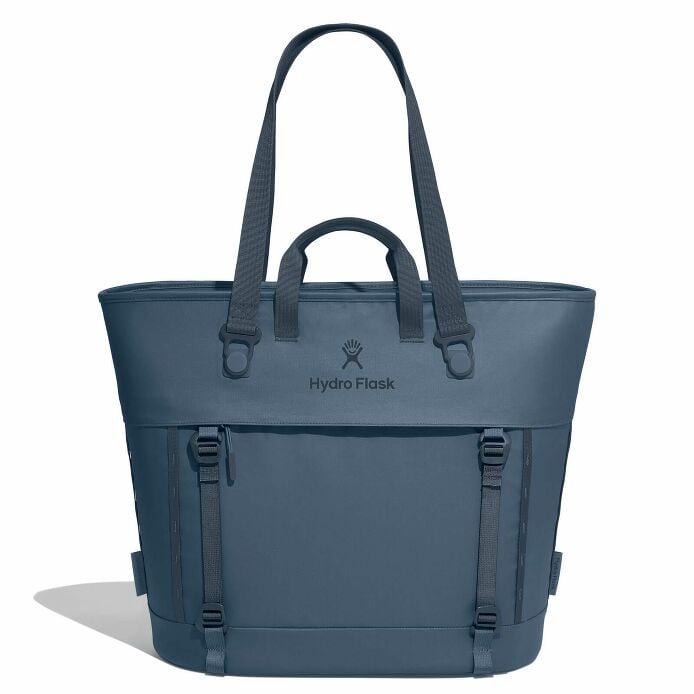 carryouttm-soft-cooler-tote-30-l-z1 maxiit384-carryout-tote-30l-harbor-blue-straight.jpg