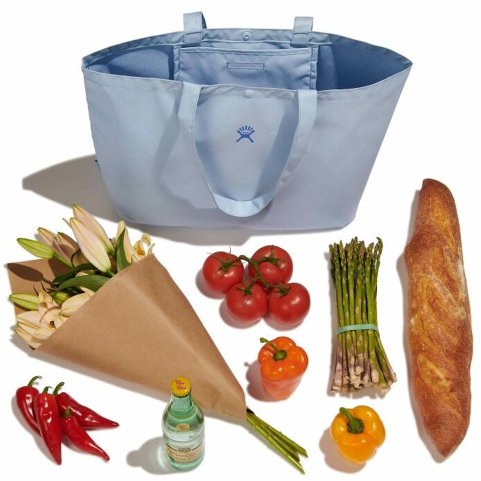 20-l-tag-along-tote-p1 rt20484_20ltagalongtote_surf_packing_1.jpg